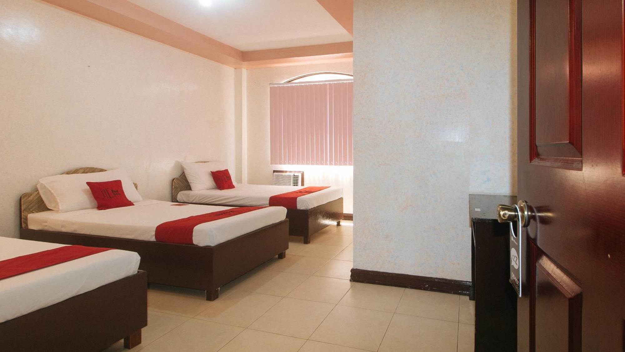 Reddoorz At Coco Grove Tourist Inn Panglao-stad Buitenkant foto
