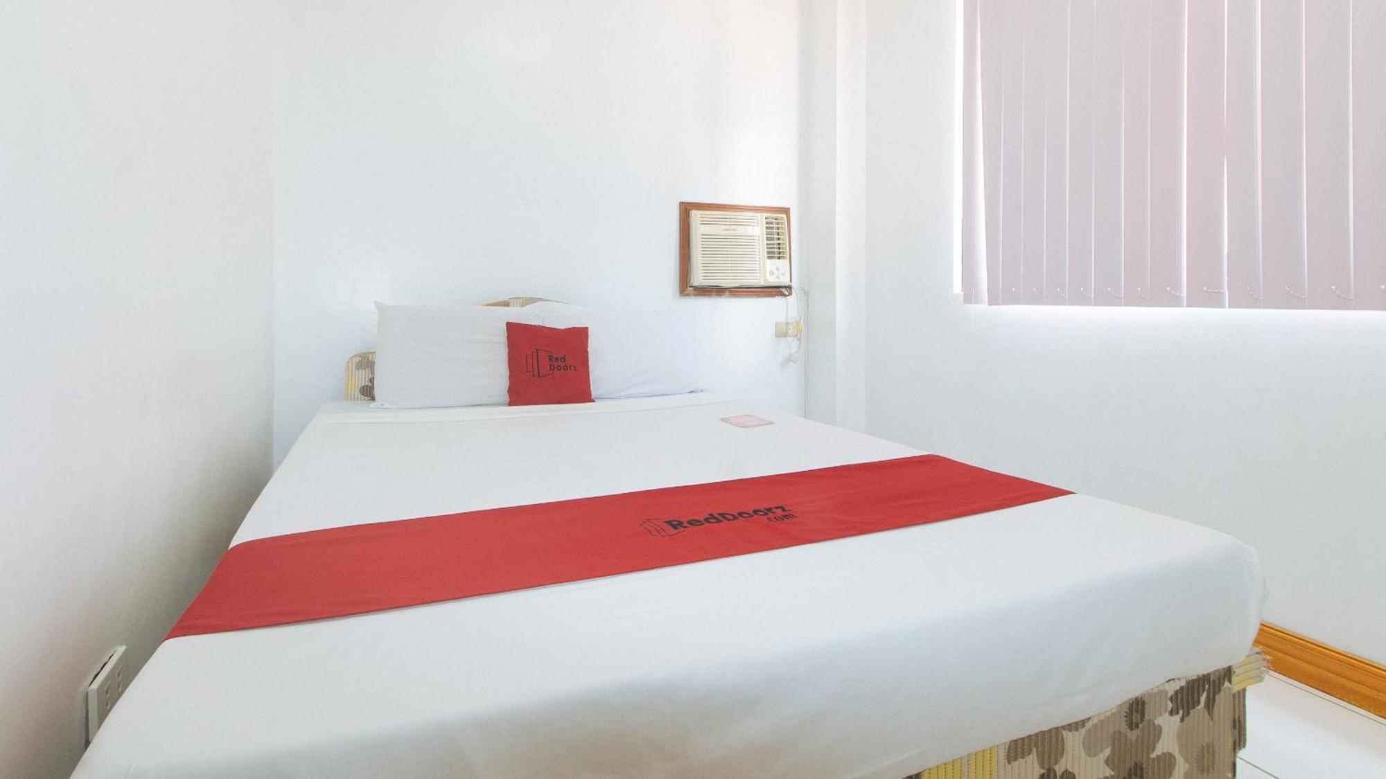 Reddoorz At Coco Grove Tourist Inn Panglao-stad Buitenkant foto