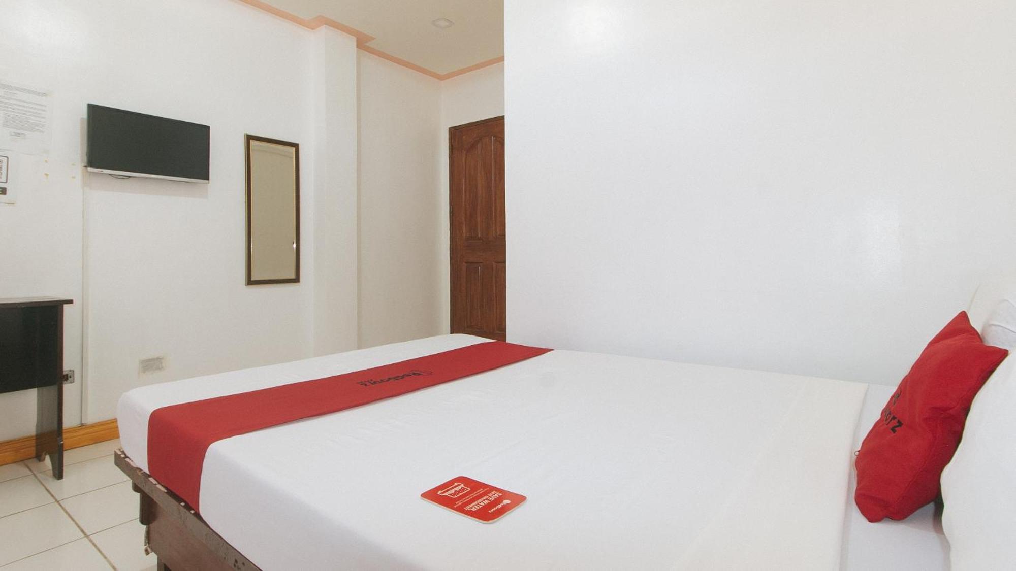 Reddoorz At Coco Grove Tourist Inn Panglao-stad Buitenkant foto