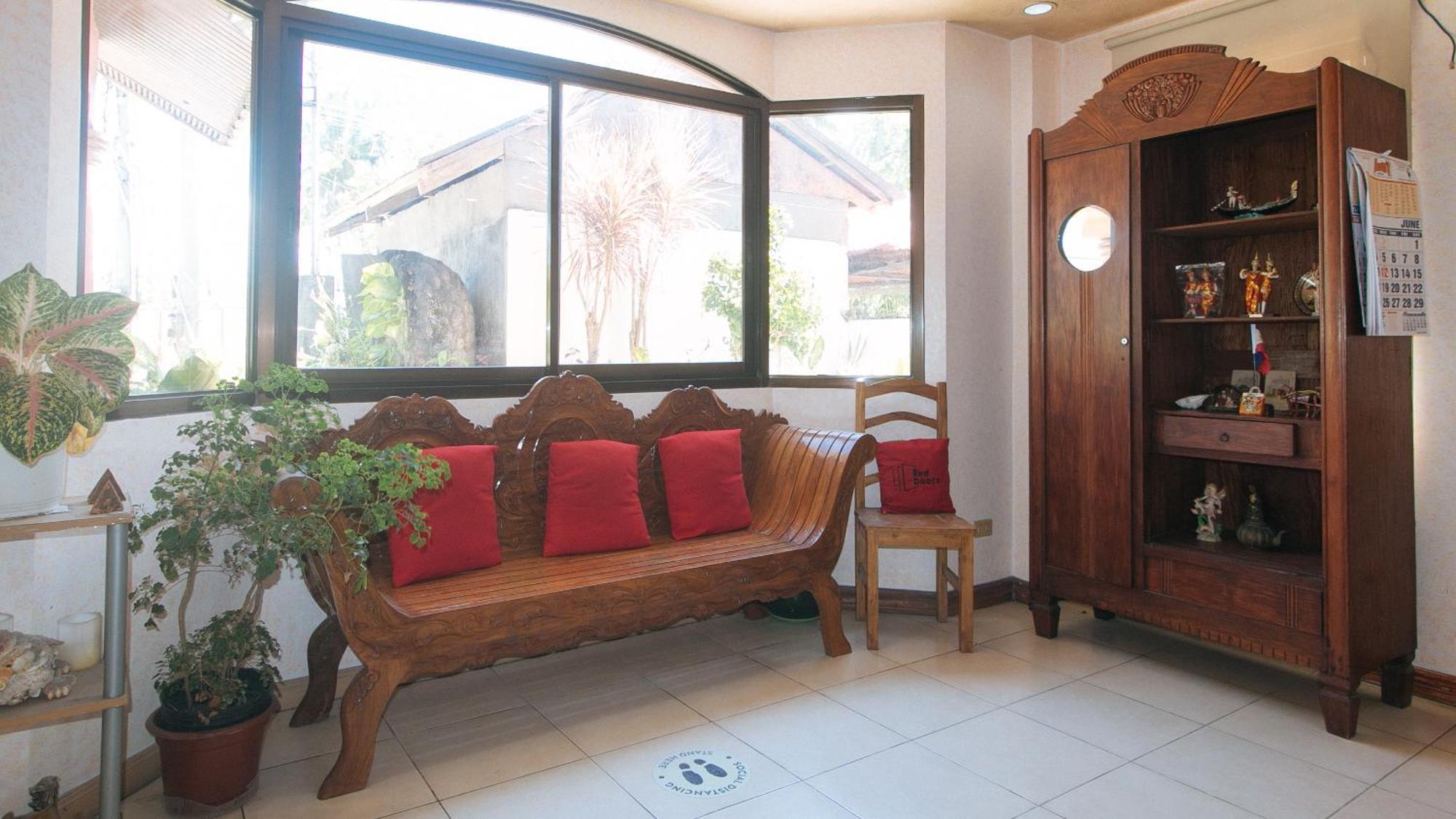 Reddoorz At Coco Grove Tourist Inn Panglao-stad Buitenkant foto